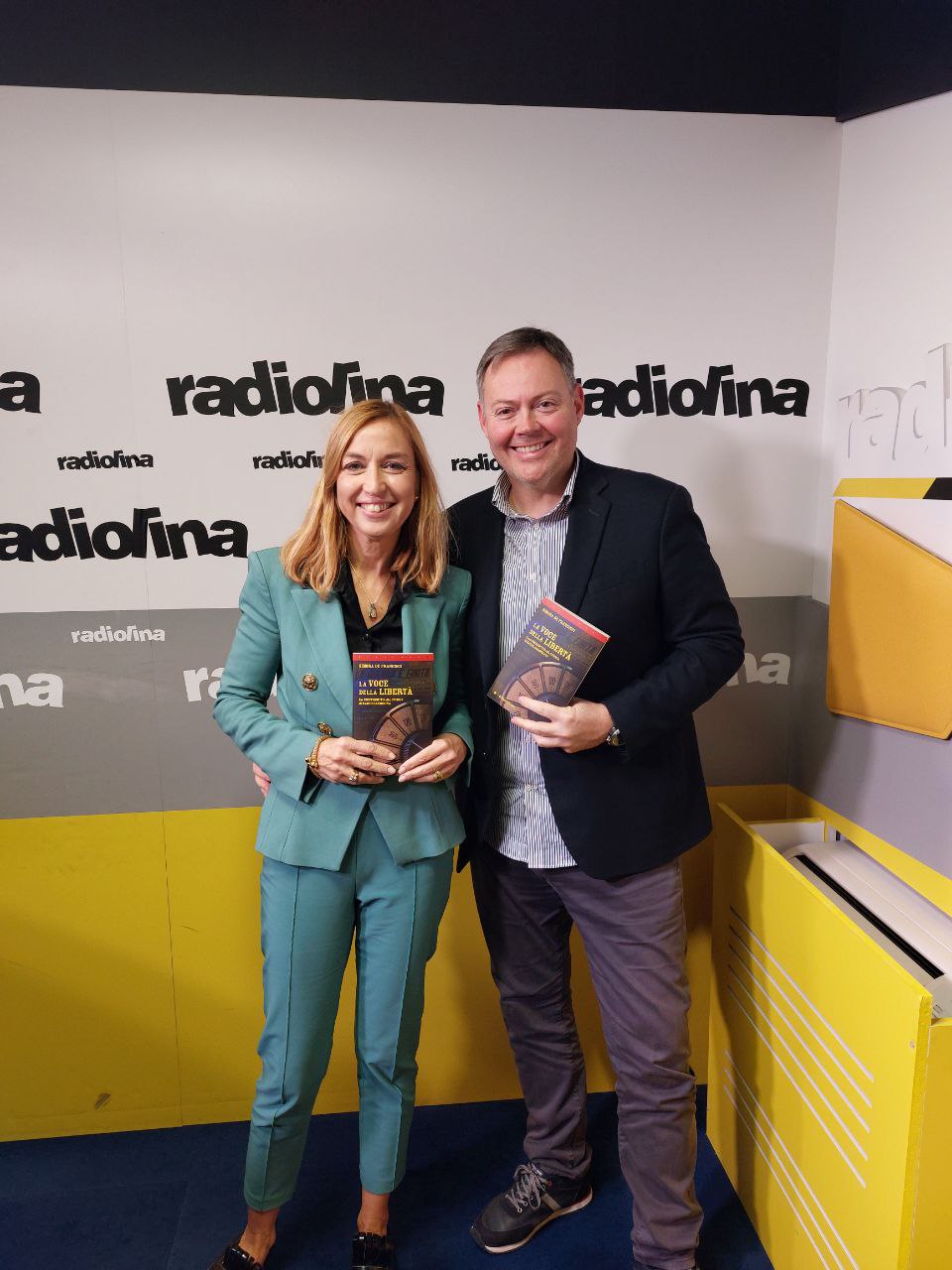la-voce-della-libert-il-nuovo-libro-di-simona-de-francisci-radiolina