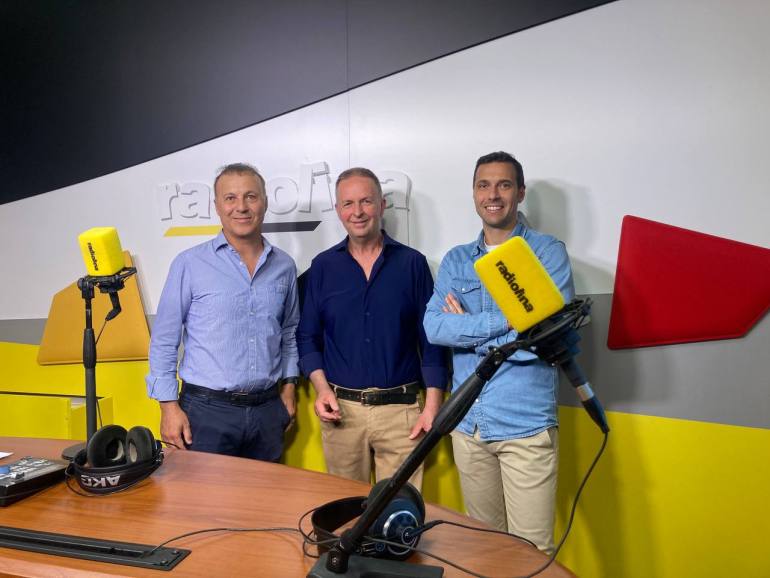 L'organizzatore di eventi Gianni Casella negli studi di Radiolina con Giulio Zasso e Michele Ruff